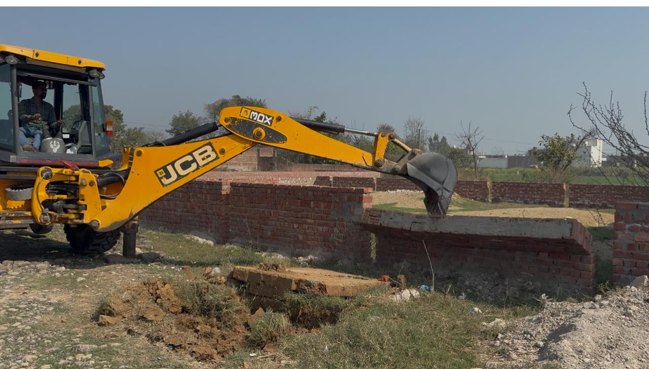 PDA took action against unauthorized colony in village Daulatpur